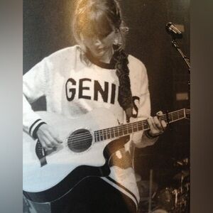 Topshop Oversized Genius Sweater as Seen on Taylor Swift US Size 6